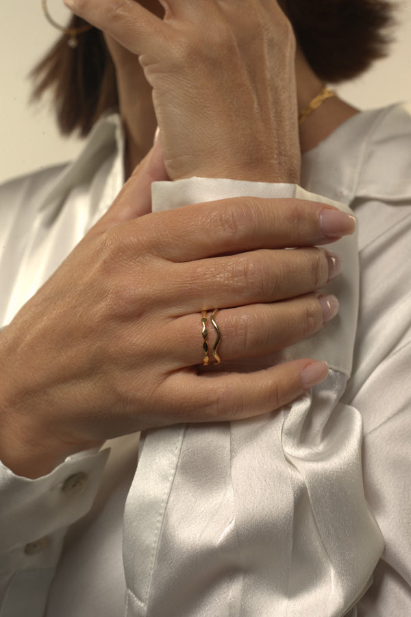 Wave stacking ring in gold vermeil